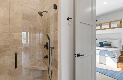 Luxe Lake Martin Home Pool Hot Tub Boat Dock - Foto 39