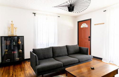 Mid-Century Modern Home Near Downtown with Free Parking - Foto 12