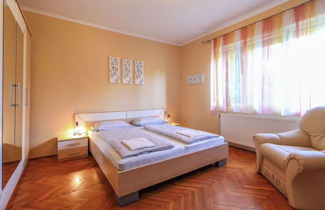 4 bedroom House in Kőröshegy with garden and terrace - Photo 12