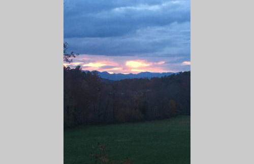 Serenity Views Comfort - Close to City & Parkway! - Foto 26