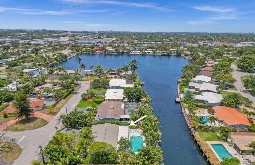 New! Waterfront Heated Pool, Fishing Pier, Designer Touches, 2mi to Beach - Photo 21