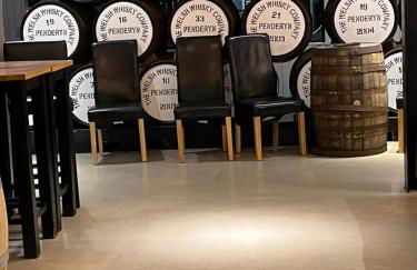 The Cwtch, Log Fire, Sleeps 6, Nr Zip World, Brecon and Bike Park Wales - Photo 44