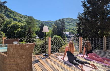 Waldhaus zum gechillten Hirsch in der Natur, bei der Moseltherme Traben-Trarbach - Foto 3