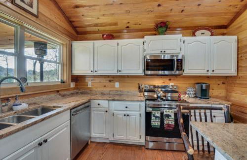 Mountain-View Cabin about 2 Mi to Downtown Clayton! - Foto 7