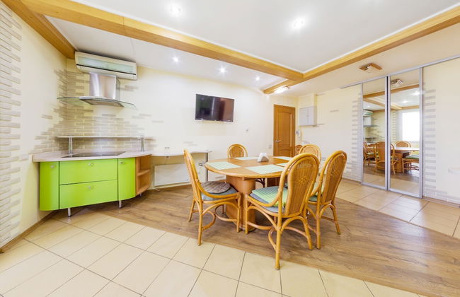 InnHome Apartments on Vorovskogo 36b - Photo 1