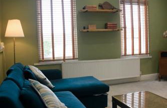 1-Bed Apartment Sleeps 4 Near Altrincham Centre - Foto 5