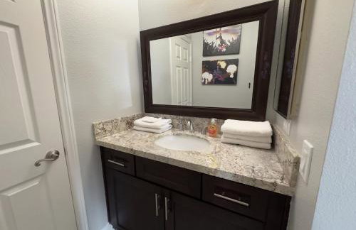 Heated Salt Pool, BBQ, Movie Projector, Stereo, Billiards Table, Arcade Game, Darts - Stone Sanctuary NW at Childrens Memorial Park, Pool Heat Optional - Foto 38