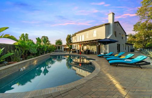 Entire Private Home with 5 Bedrooms 4 Bathrooms 3000 Sq ft Villa, Pool, Hot Tub, Nature, Garage, Winery, Available Now - Foto 50