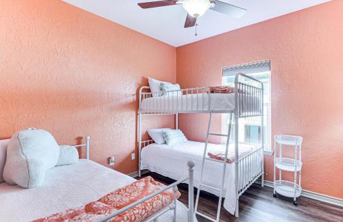 Walk to the Ocean Family Retreat in Crystal Beach - Foto 20