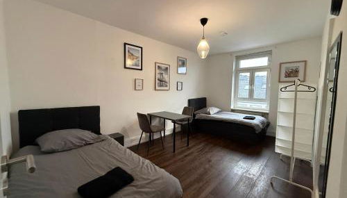 Frankfurt 6 Betten 4 OG FR1 - Foto 2