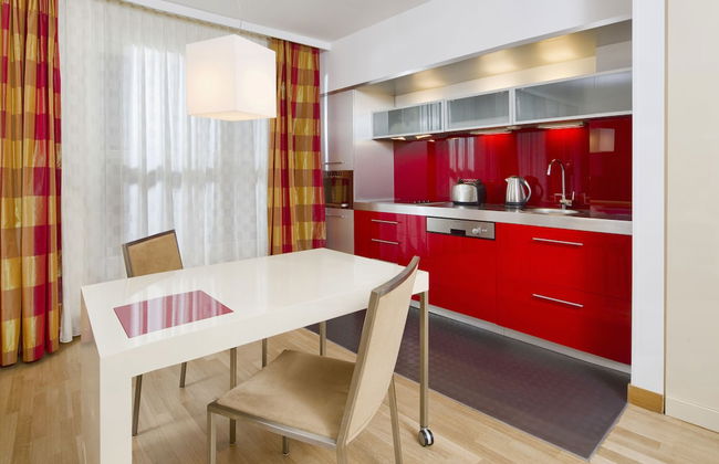 Mamaison Residence Diana - Photo 15