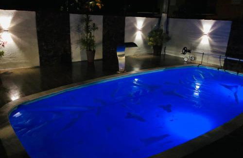 Piscina aquecida, 3 dorms ar condicionado, Cervejeira e Bilhar, a 500 metros do Mar - Foto 48