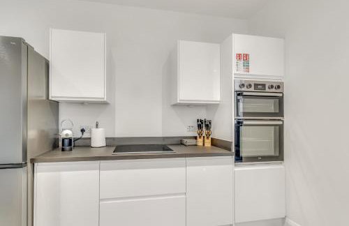 JUNGLE HOT TUB, games room, near eateries, micro brewery, pubs, beauty salons and boutique shops, Argyle, free Netflix, in the heart of Plymouth - Dogs welcome - Hosted by Absolute Accommodation Plymouth - Foto 10