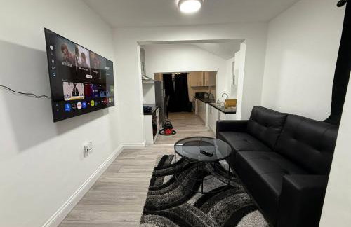 Cosy Six Bedroom House in Bedford Town - Foto 1