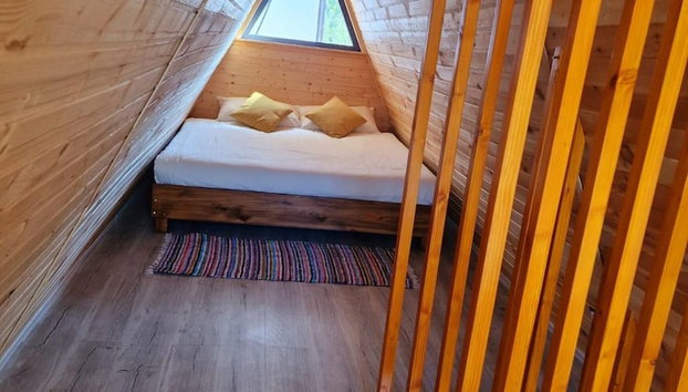 Bucovina-a-framehouse-hottub-fireplace-patio-wifi - Foto 4, Quarto