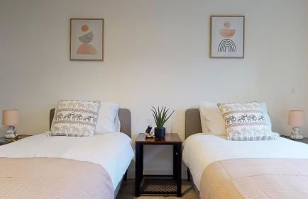 Luxury 2 Bed Apartment with Parking near London - Foto 39