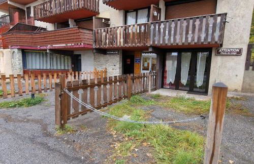 Charmant T2 rénové- Praloup 1600-parking privé, proche station - Foto 28