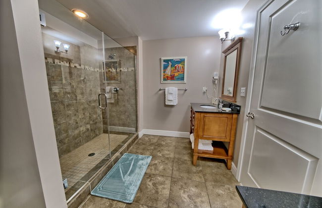 Sterling Breeze - Luxury Beach Front Condo - Photo 65