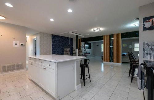 Cruise Haven with Pool, 15 Min to Port Canav & Beach - Foto 45