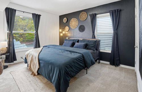 Brand NEW King Suite| Movie/Game Room| Coffee Bar - Foto 9