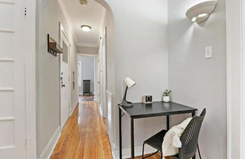 Charming 1BR Unit Close to Vibrant Shops & Dining - Montrose 1B - Foto 8