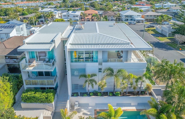 Mermaid Beach Luxury Penthouse - Photo 51