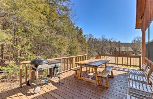 Walk to White River Home with Deck in Flippin! - Foto 24