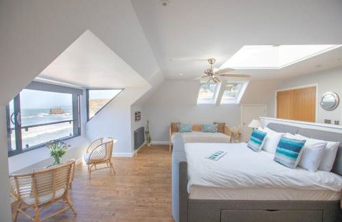 UPPER BEACH HOUSE - Photo 22