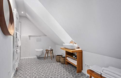 GUT KLETKAMP "Försterei" - Freistehendes Backsteinhaus mit 4 Schlafzimmern ruhig am Waldrand gelegen I Kamin I Garten & Terrasse I 15 Min zur Ostsee I 3 Bäder I Küche I Parkplatz I WLAN - Foto 14