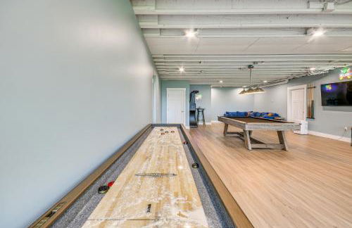 Steps From Oneida Lake Spacious Gem with Game Room! - Foto 27