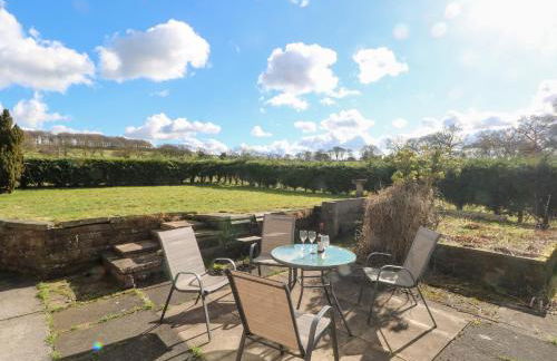 Hawksbridge Bungalow - Photo 27