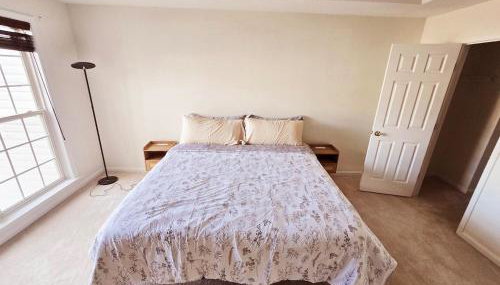 Spacious Townhouse near DC Airport Work Friendly - Foto 5