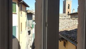 Mansarda con solarium panoramico su centro storico di Sarteano vicino alle famose terme della Val d'Orcia - Foto 4