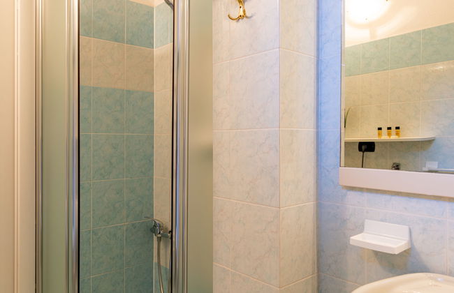 2 bedroom Apartment in Bellano with garden and terrace - Photo 22