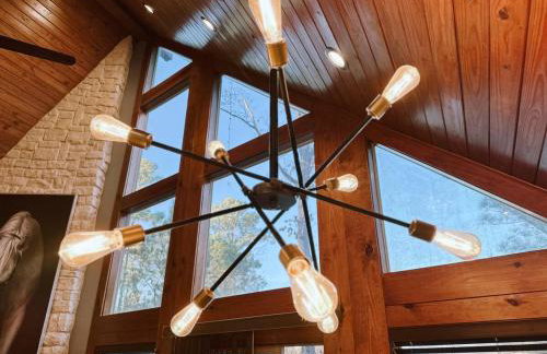 Cabin Masterpiece on Private Lake 3 bedroom - Foto 18