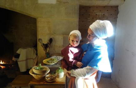 CHAMBRE du SABOTIER - Studio troglodytique - A 100 m Baignade en rivière - Location de Canoë - Circuits cyclo - Aire de pique-nique - 3 restaurants - Foto 37