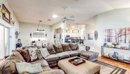 1 Mi to Lake Sumter! Family Retreat with Large Patio - Foto 5