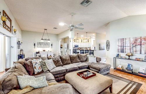 1 Mi to Lake Sumter! Family Retreat with Large Patio - Foto 5