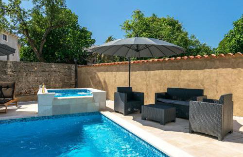 Villa Sagri - heated pool - Photo 15