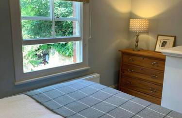 Beautiful Georgian cottage within a private walled garden - Foto 20