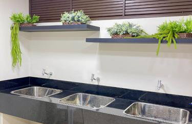 Flat aconchegante - Perto de Tudo - Vista Livre - Estacionamento privativo e Portaria 24h - Wi-Fi 600mbps - Foto 9