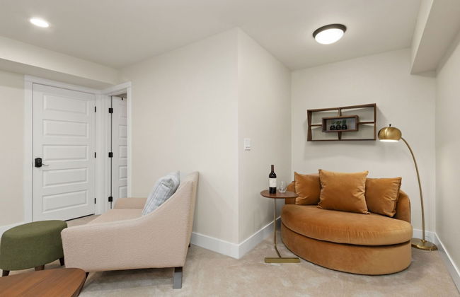 Contemporary Gem - Rooftop Deck & Private Hot Tub! - Foto 16