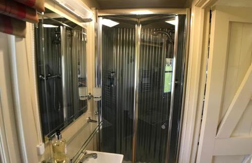 The Rowan Shepherds Hut - Photo 8