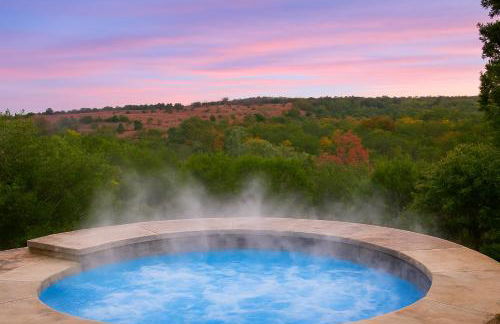 Hilltop Saltwater Pool and Hot Tub - Foto 1