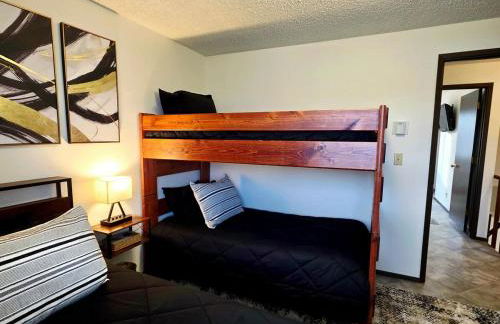 Cozy Luxury - King Bed, Coffee Bar, Sleeps 5 - Foto 20