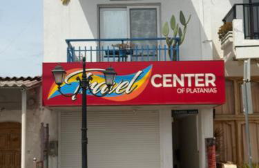 2-Bedroom Blue & White House with Garden and Beach - Foto 12