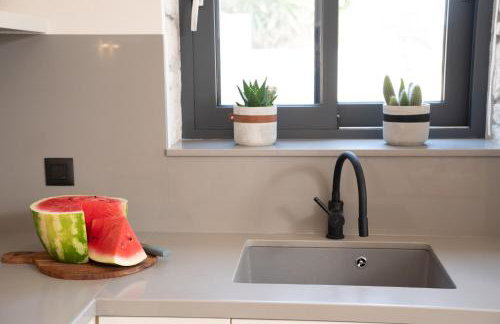 Luxury Stone Villa Aris, ideally located just a 5-minute walk from restaurants and shops - Foto 20