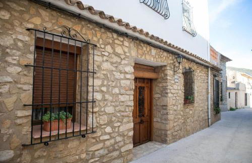 CASA LOLA Naturaleza, Montañas y Piscina Compartida De Pueblo - Foto 1