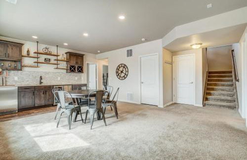 Mountain Breeze Villa w Mountain Views and Air Hockey - Foto 23