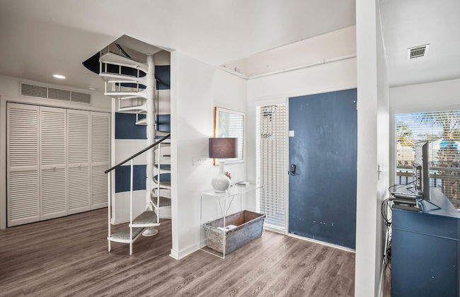 Recently Renovated Condo w/ Breezy Ocean Views - Steps to Beach - Foto 30